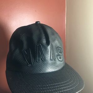 Vans Off The Wall Novelty Men Truckers Hat Cap